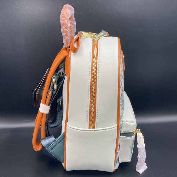 24HR DROP ‼️ Loungefly Snow White & Dwarves Backpack - Picture 2 of 7